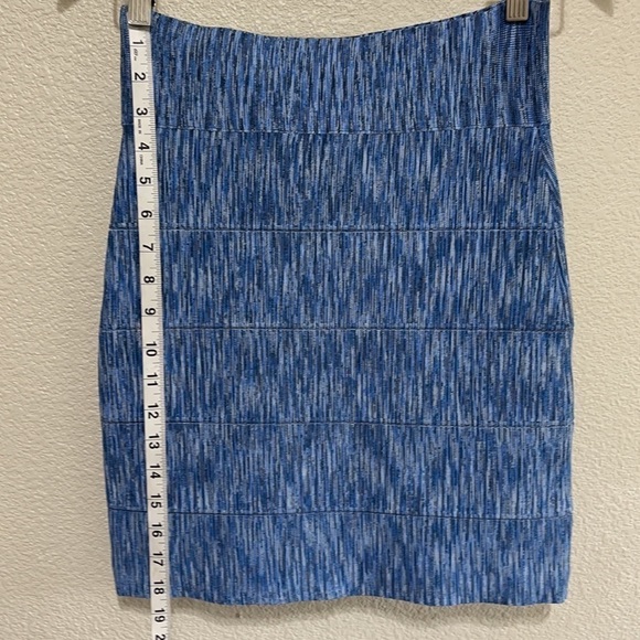 BCBG MAXAZRIA Blue Skirt - Picture 3 of 6